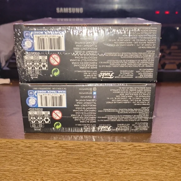 Funko Pop! Marvel X-Men Enamel Pins - Storm #12 & Rogue #13 (Set of 2) - Picture 5 of 10